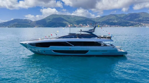 Die 20. Riva 102’ Corsaro Super wurde in La Spezia feierlich zu Wasser gelassen