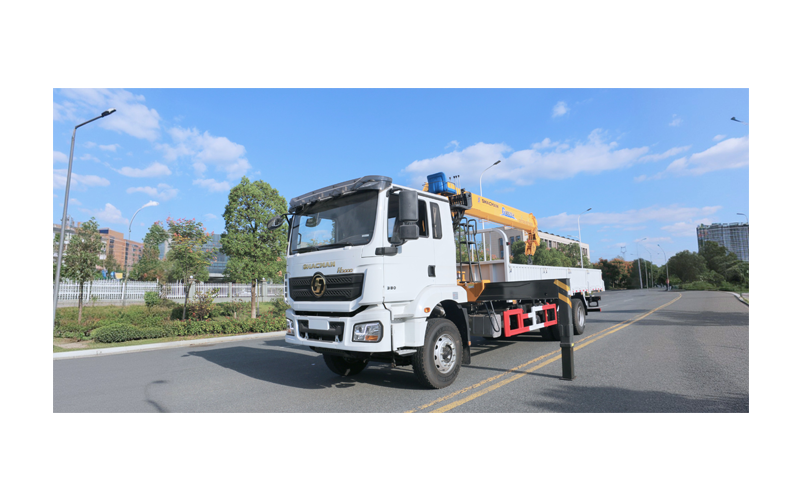 Lkw mit Ladekran